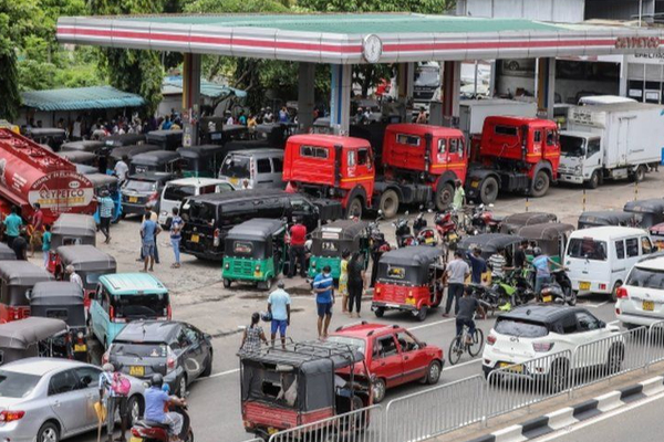 இன்று முதல் எரிபொருள் வாங்க டோக்கன்! | Token To Buy Fuel From Today