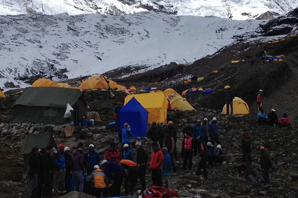 நேபாளத்தில் ஏற்பட்ட பனிச்சரிவு - 3 பேர் பலி | Avalanche In Nepal