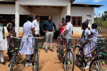 மன்னாரில் மாணவர்களின் நெடுநாள் பிரச்சினையை தீர்த்து வைத்தார் கந்தையா பாஸ்கரன்(படங்கள்)