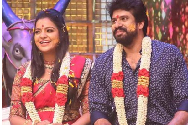 விஜே சித்ரா தற்கொலைக்கு தொகுப்பாளர் ரக்ஷனுக்கு தொடர்பு.. குண்டைத்தூக்கி போட்ட ஹேமந்த்.. | Vj Rakshan Has Connection In Vj Chithra Suicide