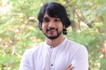 நவரச நாயகன் கார்த்திக் மகனா இது? தொப்பையை குறைத்து ஸ்லிம்மாக மாறிய கௌதம்