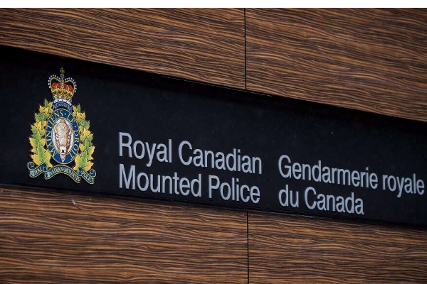 ஸ்காப்ரோ கத்தி குத்து தாக்குதலில் 2 பேர் காயம் | Stabbing In Scarborough Leaves 2 Males Injured