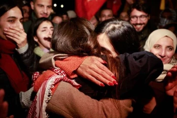 இருட்டு அறைகளில்... பழம் காய்கறிகள் ஏதுமின்றி: ஹமாஸ் பிடியில் பணயக்கைதிகளின் அவல நிலை