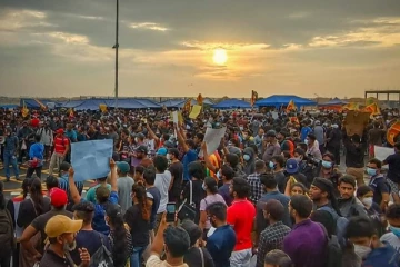 හිතාගන්නවත් බැරි විදිහට දිනෙන් දින ජනාකීර්ණ වන ගෝඨාගෝගමේ අලුත්ම විස්තරේ මෙන්න.. (PHOTOS)