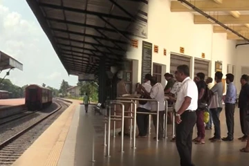 யாழ். கொழும்பு விசேட புகையிரத சேவை ஆரம்பம் (photo)