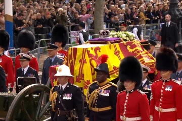 மகாராணியின் உடலுக்கு அஞ்சலி செலுத்த சென்ற நபர் கைது