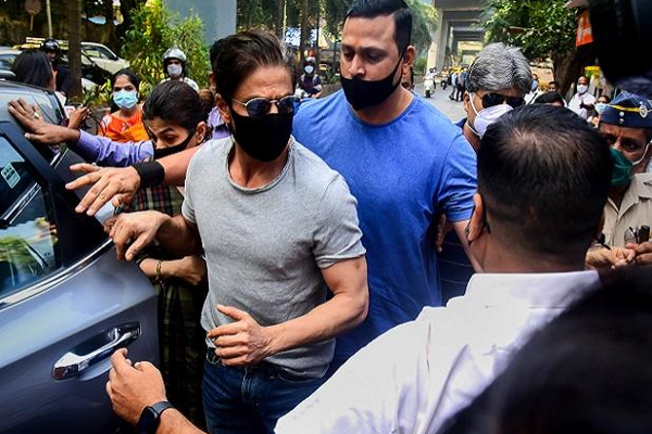 ஆதாரங்கள் இல்லை;   ஷாரூக்கான் மகன் ஆர்யன் கான் விடுவிப்பு | Shah Rukh Khan S Son Aryan Khan Released