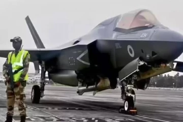 கேரளாவில் இருந்து வெளியேறிய பிரித்தானிய F-35B போர் விமானம்