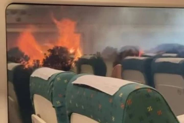 காட்டுத்தீக்குள் சிக்கிய பயணிகள் ரயில்... வெளியான பதற வைக்கும் சம்பவம்