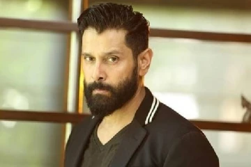 நடிகர் சியான் விக்ரமின் தந்தை யார் தெரியுமா, அவரும் ஒரு நடிகரா?- விஜய்யுடன் இந்த படங்களில் நடித்துள்ளாரா, போட்டோ இதோ