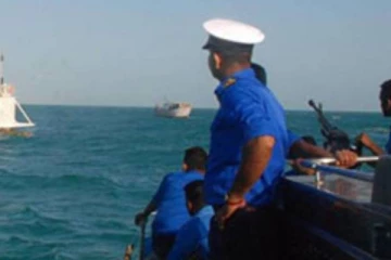 யாழ்ப்பாணத்தில் கடற்படையினரால் 4 பேர் அதிரடி கைது!