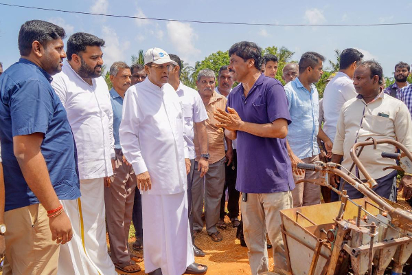 முதல் முதலில் இலங்கை ஜனாதிபதி ஒருவர் யாழ் குப்பிளான் கிராமத்திற்கு விஜயம்!(Photos) | First Time President Visit Jaffna Kuppilan