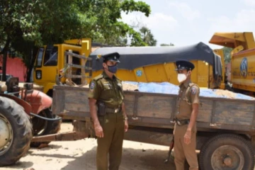 சட்டவிரோத மணல் கடத்தல் ; பொலிஸாரின் அதிரடி சோதனை