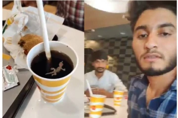 ஆசையாய் குளிர்பானம் வாங்கிய இளைஞருக்கு காத்திருந்த பேரதிர்ச்சி! எச்சரிக்கை மக்களே.....!