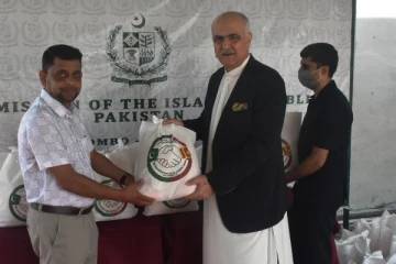 பாகிஸ்தான் உயர் ஸ்தானிகராலயம் வழங்கிய உலர் உணவுப் பொதிகள் (Photos)