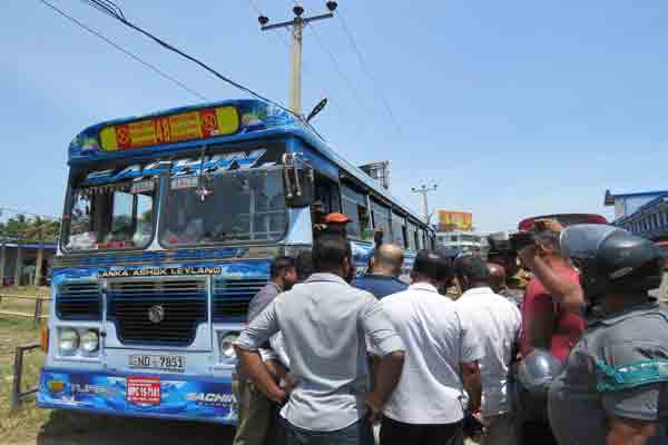 மட்டக்களப்பில் பதற்ற நிலை; சாணக்கியனை தாக்க முயன்றதால் பரபரப்பு!(Photos) | Tension In Batticaloa Tried To Attack Chanakyan