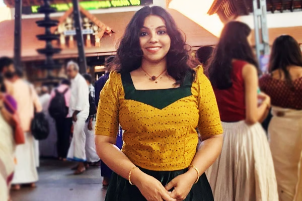 வெளிநாடொன்றில் உயிரற்ற நிலையில் கண்டுபிடிக்கப்பட்ட கேரளப் பெண்: கணவன் மீது புகார் | Kerala Women Found Dead In Uae Family Accuse Hus