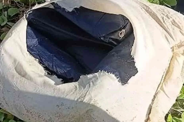 களுத்துறை கடற்கரையில் மீட்கப்பட்ட பொதியில் ஆபத்தான பொருள்! | Dangerous Goods Found In Package Kalutara Beach