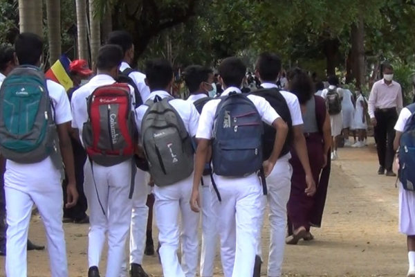 2026 ஆண்டு ; பாடசாலைகள் இன்று திறப்பு..! | 2026 New Years Schools Open Today Sri Lanka