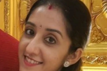 வேலைக்காக தினமும் மலேசியா செல்லும் இந்திய பெண் - ஒரு நாளைக்கு எவ்வளவு செலவு செய்கிறார்?