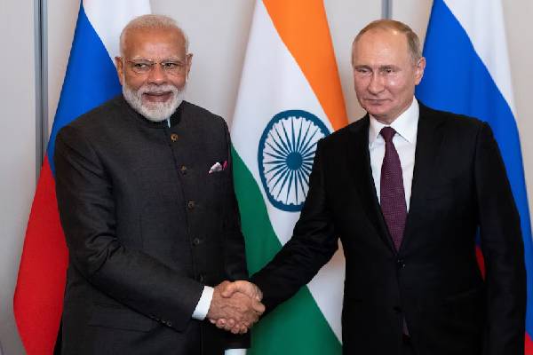 ட்ரம்பின் வரி வேட்டை... பல பில்லியன் பெறுமதியான ஒப்பந்தங்களைக் கைவிட முடிவு செய்த இந்தியா | India Pauses Plans To Buy Us Arms