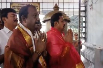 திருப்பதி ஏழுமலையான் கோவிலில் எடப்பாடி பழனிசாமி சாமி தரிசனம்