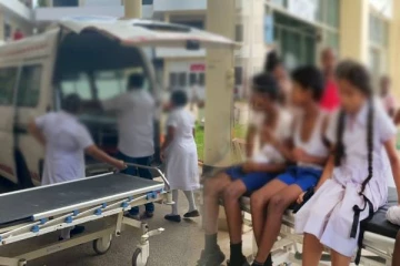 திடீரென சுகவீனமடைந்த 40 மாணவர்கள் வைத்தியசாலையில் அனுமதி