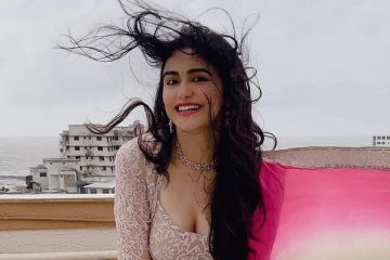 அடா ஷர்மாவின் மொட்டை மாடி போட்டோஷூட்