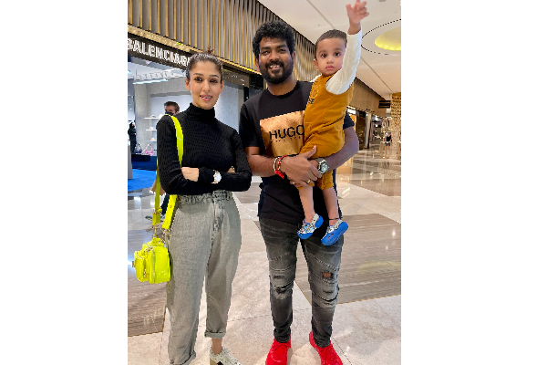 கையில் குழந்தையுடன் க்யூட் புகைப்படம்! விக்னேஷ் சிவனுடன் லேடிசூப்பர் ஸ்டார்.. | Nayanthara Vignesh Shivan Latest Photo In Dubai