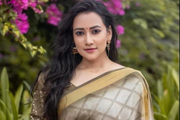 ஹோம்லியாக இருந்த சீரியல் நடிகை அஸ்ரிதாவா இப்படி.. வெறும் சட்டை உடன் மட்டும் வெளியிட்ட வீடியோ