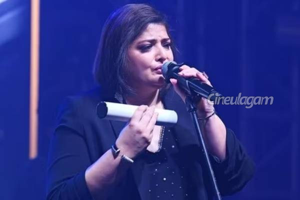 அட அஜித்தின் சிட்டிசன் பட நடிகை வசுந்தராவா இது?... அடையாளமே தெரியாமல் மாறிட்டாரே, லேட்டஸ்ட் போட்டோ | Actress Vasundhara Das Latest Photo Goes Viral