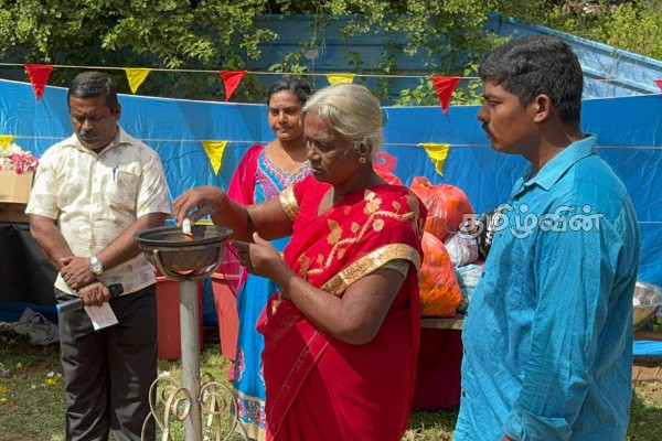 19 ஆண்டுகள் கடந்தும் கிடைக்காத நீதி! செஞ்சோலை வளாகத்தில் உயிரிழந்த உறவுகளுக்கு அஞ்சலி | Mullaitivu Sencholai Complex Deaths Tribute