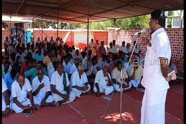 இலங்கை கடற்படையினருக்கு எதிராக இந்திய கடற்தொழிலாளர்கள் உண்ணாவிரத போராட்டம் (படங்கள்) | Tamilnadu Fishermans Arrest Protest