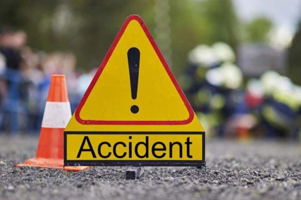 மூன்று வாகனங்கள் மீதி விபத்து; ஒருவர் பலி..10 பேர் காயம் | 3 Vehicles Involve An Accident Colombo Kandy Road மூன்று வாகனங்கள் மீதி விபத்து; ஒருவர் பலி..10 பேர் காயம் | 3 Vehicles Involve An Accident Colombo Kandy Road