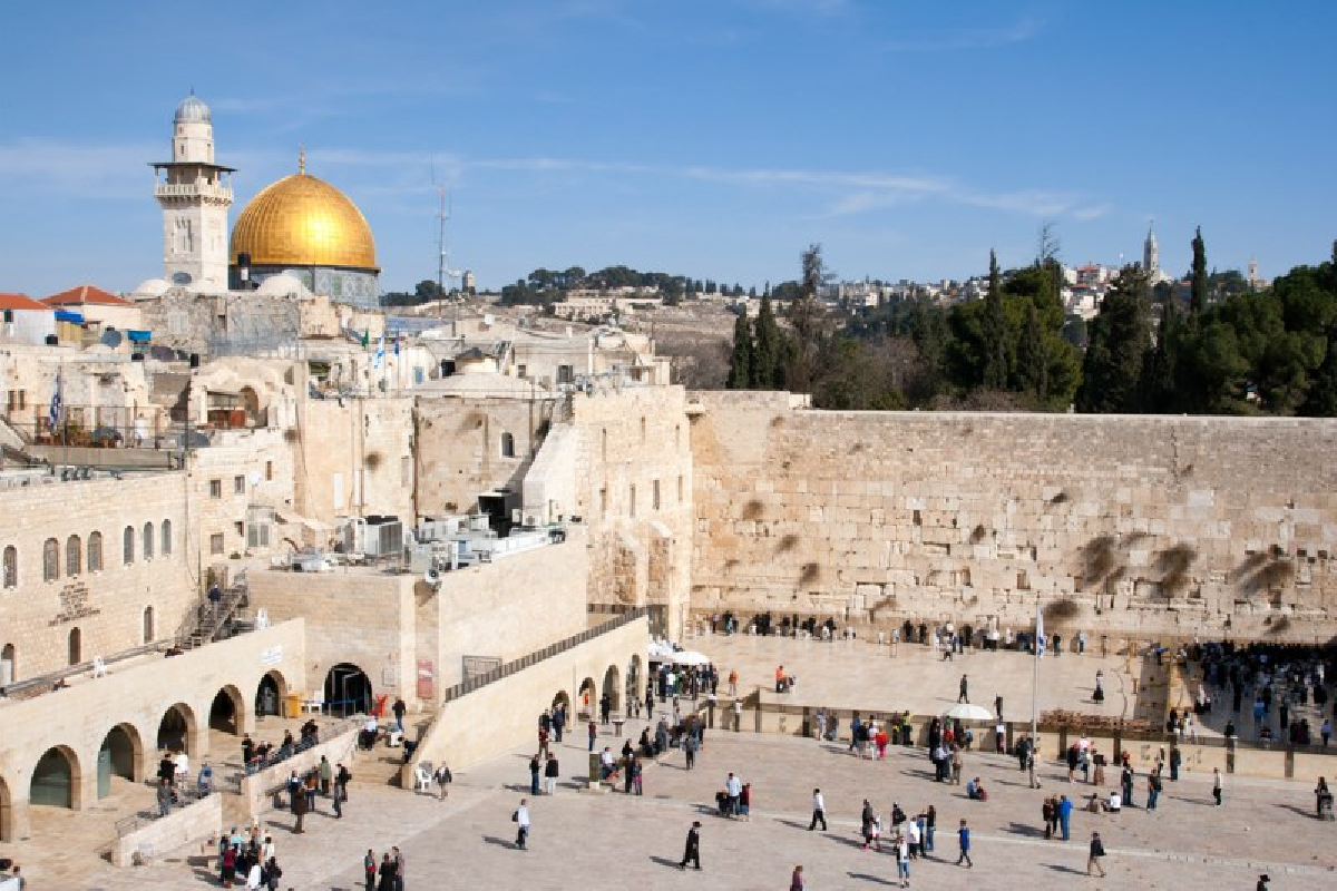 ஈரான் மீதான தாக்குதல் : புதுக்கதையை அவிழ்த்துவிடும் ட்ரம்ப் | Iran Wanted To Knock Out Israel Permanently Trump