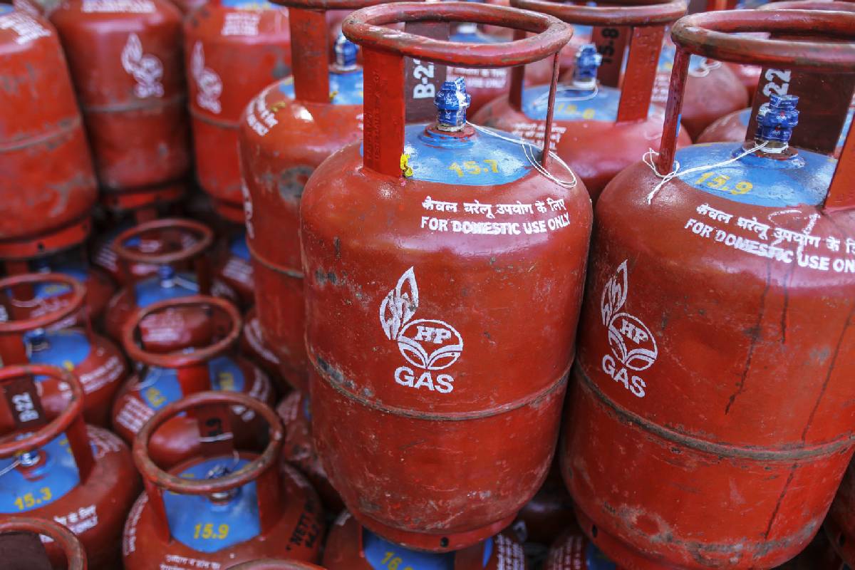 சென்னையில் வணிக பயன்பாட்டுக்கான சிலிண்டர் விலை உயர்வு | Gas Price Increased In Chennai