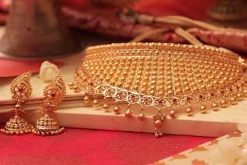 அடேங்கப்பா.. ஒரு சவரன் தங்கம் ரூ.50 ஆயிரம் - கலக்கத்தில் மக்கள்!