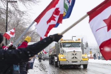 கனடாவில் அவசர நிலை பிரகடனம் ; பிரதமரின் அறிவிப்புக்கு  வலுக்கும் எதிர்ப்பு