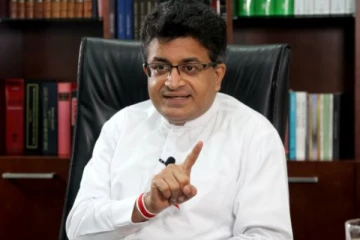மாற்று வழிகள் எதுவும் இல்லை! சைக்களில் பயணிக்கும் நிலை -  எரிபொருள் தட்டுப்பாடு குறித்து அமைச்சர் பகிரங்கம்