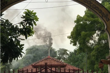 சடலங்களை எரியூட்டும் புகையால் பொதுமக்கள் அசௌகரியம்!