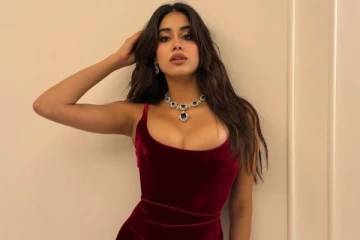 ஸ்ரீதேவி மகள் ஜான்வியின் லேட்டஸ்ட் போட்டோஷூட் ஸ்டில்கள்