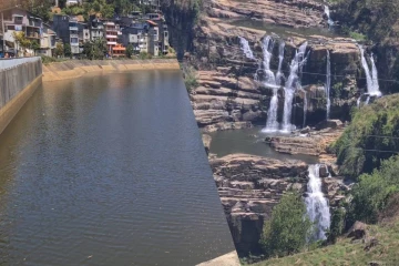 சுட்டெரிக்கும் வெயில் : மக்களை வாட்டி வதைக்கும் வெப்பம்