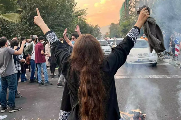 சிறையில் உள்ள பெண்களுக்கு பாலியல் வன்கொடுமை - பகீர் குற்றச்சாட்டு! | Iran Women Protesters Sexually Assaulted In Prison சிறையில் உள்ள பெண்களுக்கு பாலியல் வன்கொடுமை - பகீர் குற்றச்சாட்டு! | Iran Women Protesters Sexually Assaulted In Prison