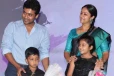 சூர்யா - ஜோதிகா மகன் மற்றும் மகளா இது.. தோளுக்கு மேல் வளர்ந்துட்டாங்களே!