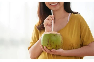 கர்ப்பிணி பெண்கள் இளநீர் சாப்பிடுவதால் என்னென்ன பலன்கள் கிடைக்கும் தெரியுமா?