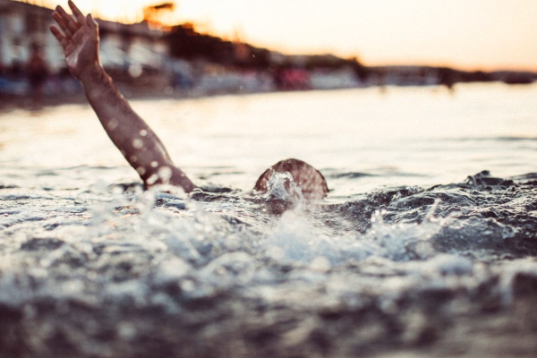 கால்வாயில் சிக்கிய 10 வயது சிறுமி உயிரிழப்பு! | A 10 Year Old Girl Died After Drowning