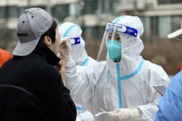 கொரோனா தொற்றாளர்களால் நிரம்பி வழியும் மருத்துவமனைகள்! எங்கு தெரியுமா?