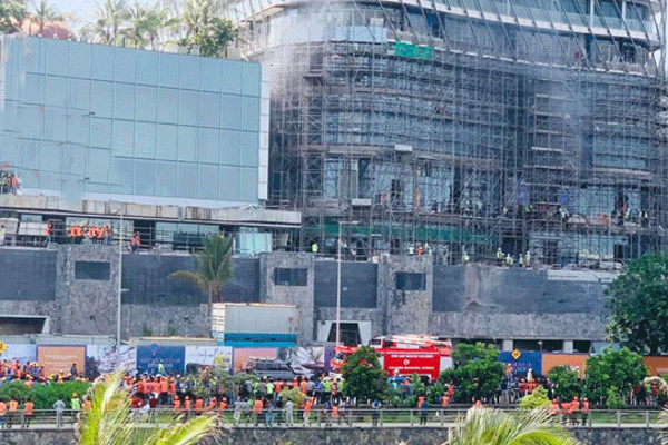 கொழும்பின் பிரபல இடமொன்றில் தீப்பரவல் | A Fire Breaks Out In A Popular Spot In Colombo