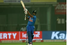 பந்தை சிக்ஸருக்கு பறக்கவிட்ட... தமிழன் வாஷிங்டன் சுந்தர் ரியாக்‌ஷன பாருங்க! வைரலாகும் வீடியோ