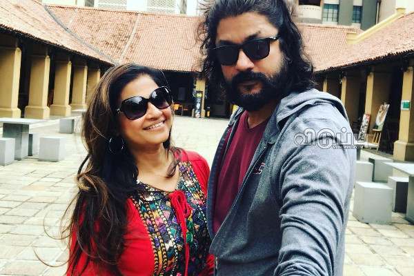 அந்த விசயத்திற்கு கமல் ஹாசன் பின்னால் இருக்கும் நடிகரின் மனைவி!! யாரு தெரியுமா!! | Kamal Showing Mass Even At The Age Behind Lady அந்த விசயத்திற்கு கமல் ஹாசன் பின்னால் இருக்கும் நடிகரின் மனைவி!! யாரு தெரியுமா!! | Kamal Showing Mass Even At The Age Behind Lady